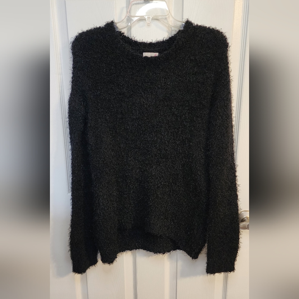 SO Medium Eyelash Black Fuzzy Sweater